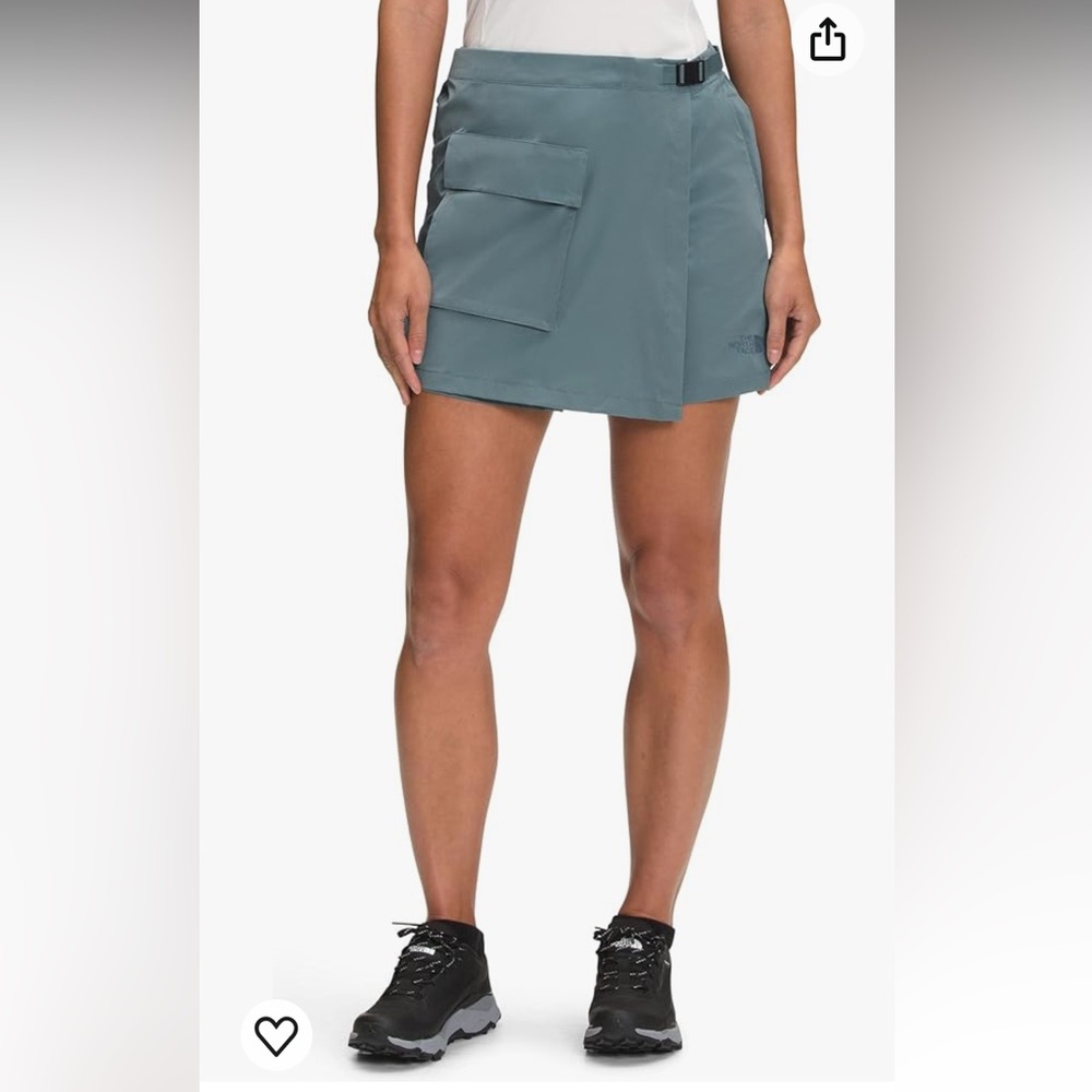 NWT The North Face Women's Paramount Skort in
Goblin Blue Size 18W.
